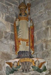 Statue de Saint Ronan à Locronan